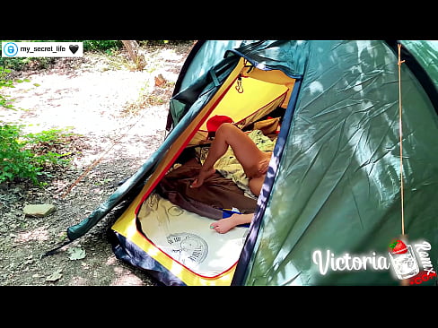 ❤️ Nakuha sa camera Madamdaming haltak off Stranger in a tent ️❌ Magandang porn sa amin ️❤