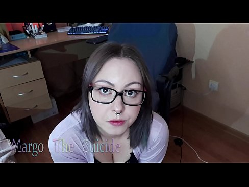 ❤️ Ang Sexy na Babae na may Salamin ay Sumipsip ng Dildo sa Camera ️❌ Magandang porn sa amin ️❤