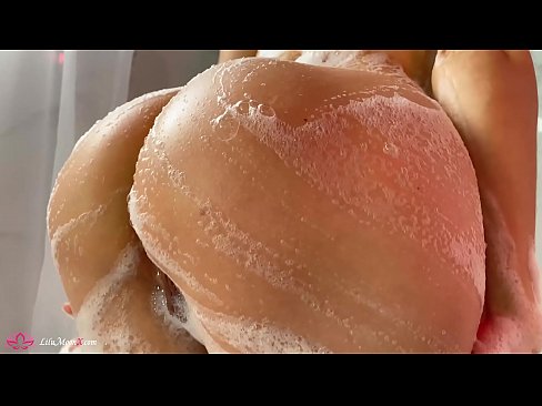 ❤️ Sinasasal ni Brunette ang Pussy gamit ang Vibrator sa Matinding Orgasm sa Shower ️❌ Magandang porn sa amin ️❤