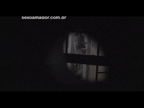 ❤️ Si Blondie ay lihim na nakunan ng video ng isang voyeur ng kapitbahayan na nakatago sa likod ng mga guwang na brick ️❌ Magandang porn sa amin ️❤